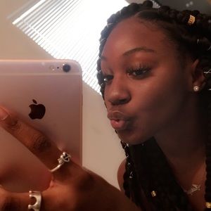 Meet your Posher, Karaya